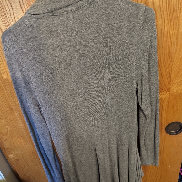 Gray dress - Picture 3 of 3